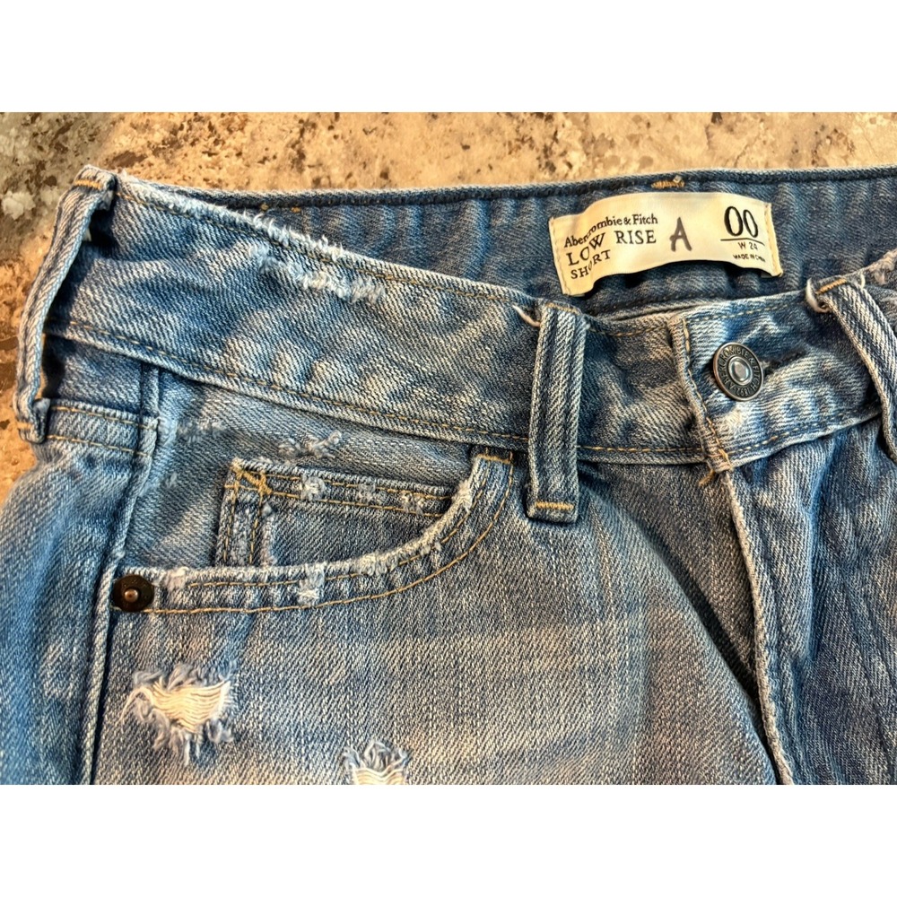 VINTAGE Y2K Abercrombie Low-Rise Distressed‎ Crochet Light Denim Shorts Sz 00/24 - Picture 3 of 13